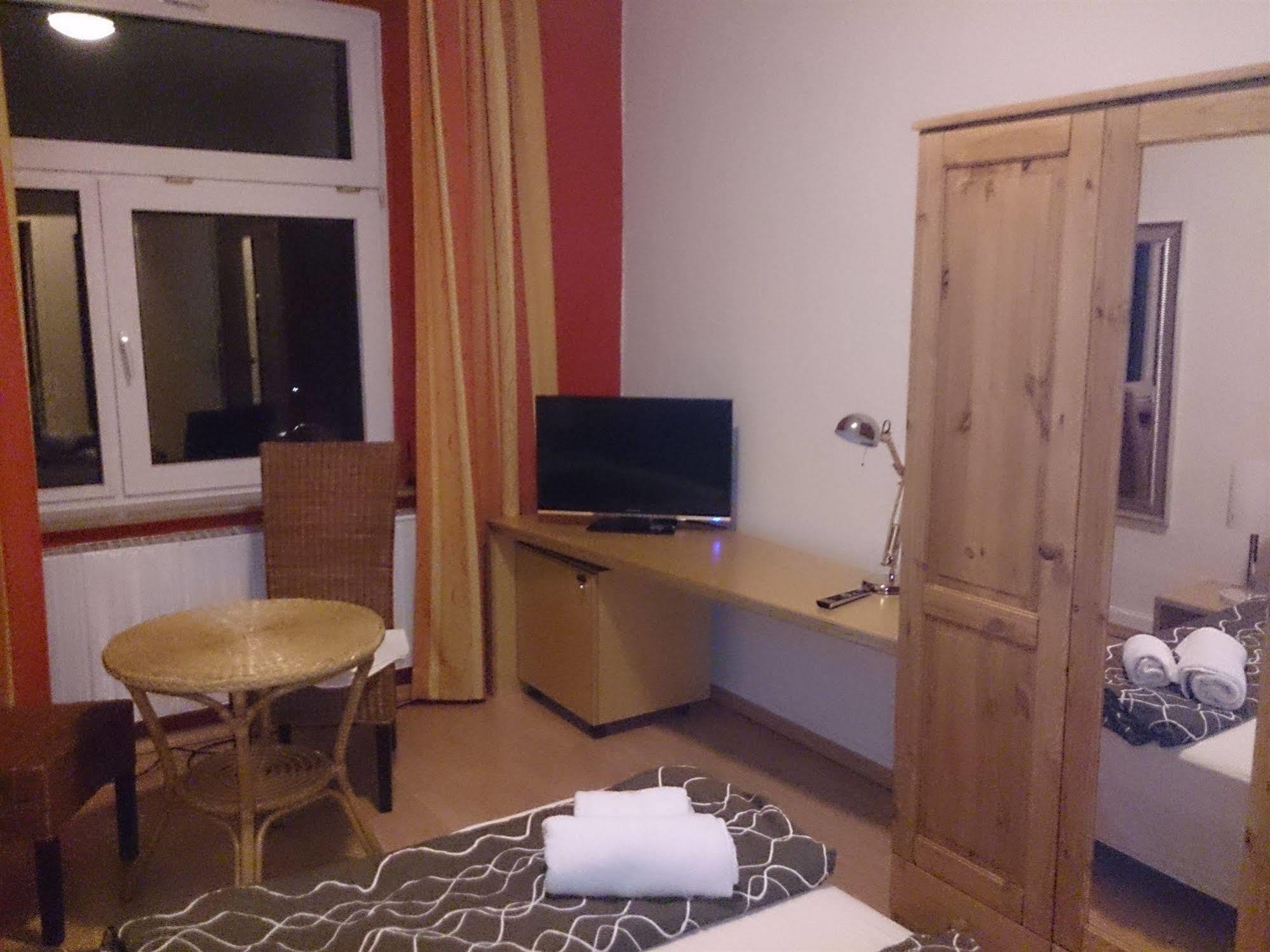 Ruhrzimmer Гелзенкирхен Екстериор снимка