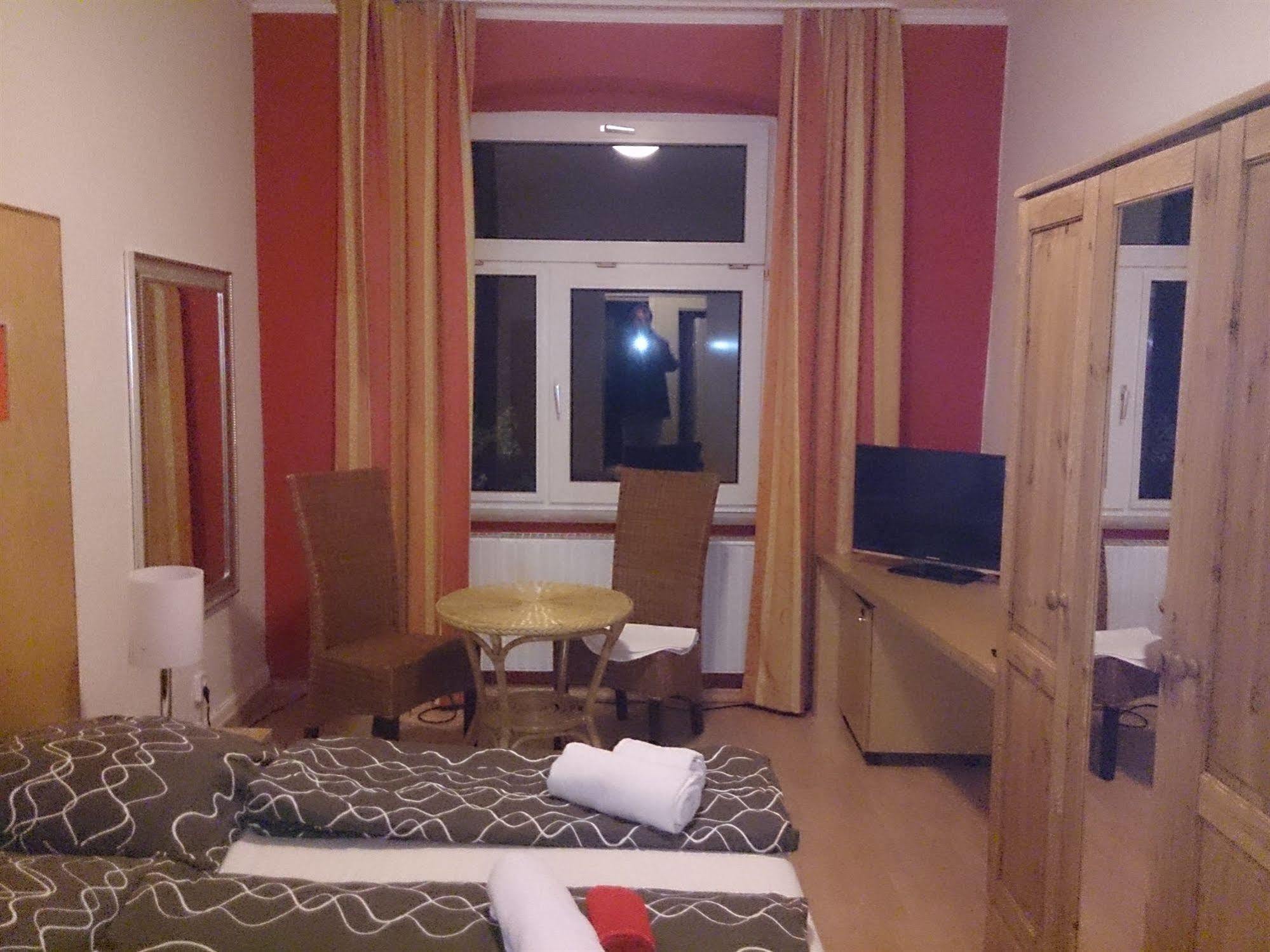 Ruhrzimmer Гелзенкирхен Екстериор снимка